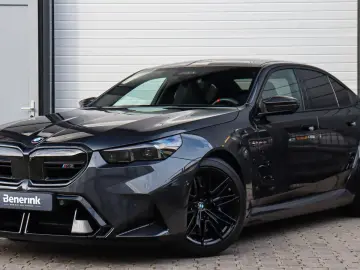 BMW M5 Sedan  Carbon Pack