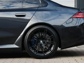 BMW M5 Sedan  Carbon Pack