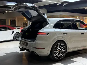 Cayenne S  Kreide Pano HuD InnoDrive Sport-Desig