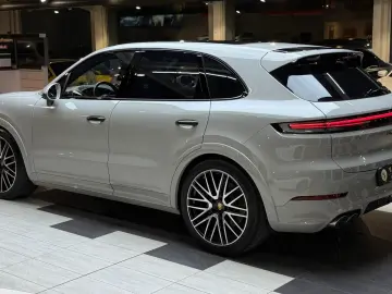 Cayenne S  Kreide Pano HuD InnoDrive Sport-Desig