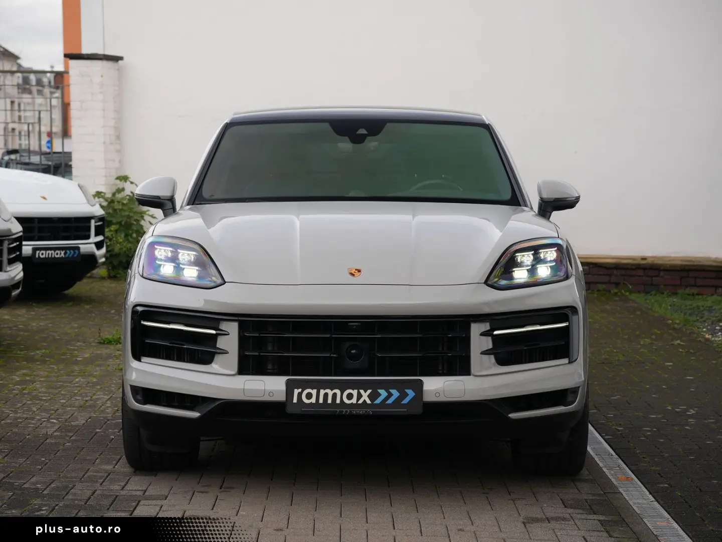 E-Hybrid Coupé ACC-LUFTF-PANO-HD-AHK-HUD-BOSE-RS