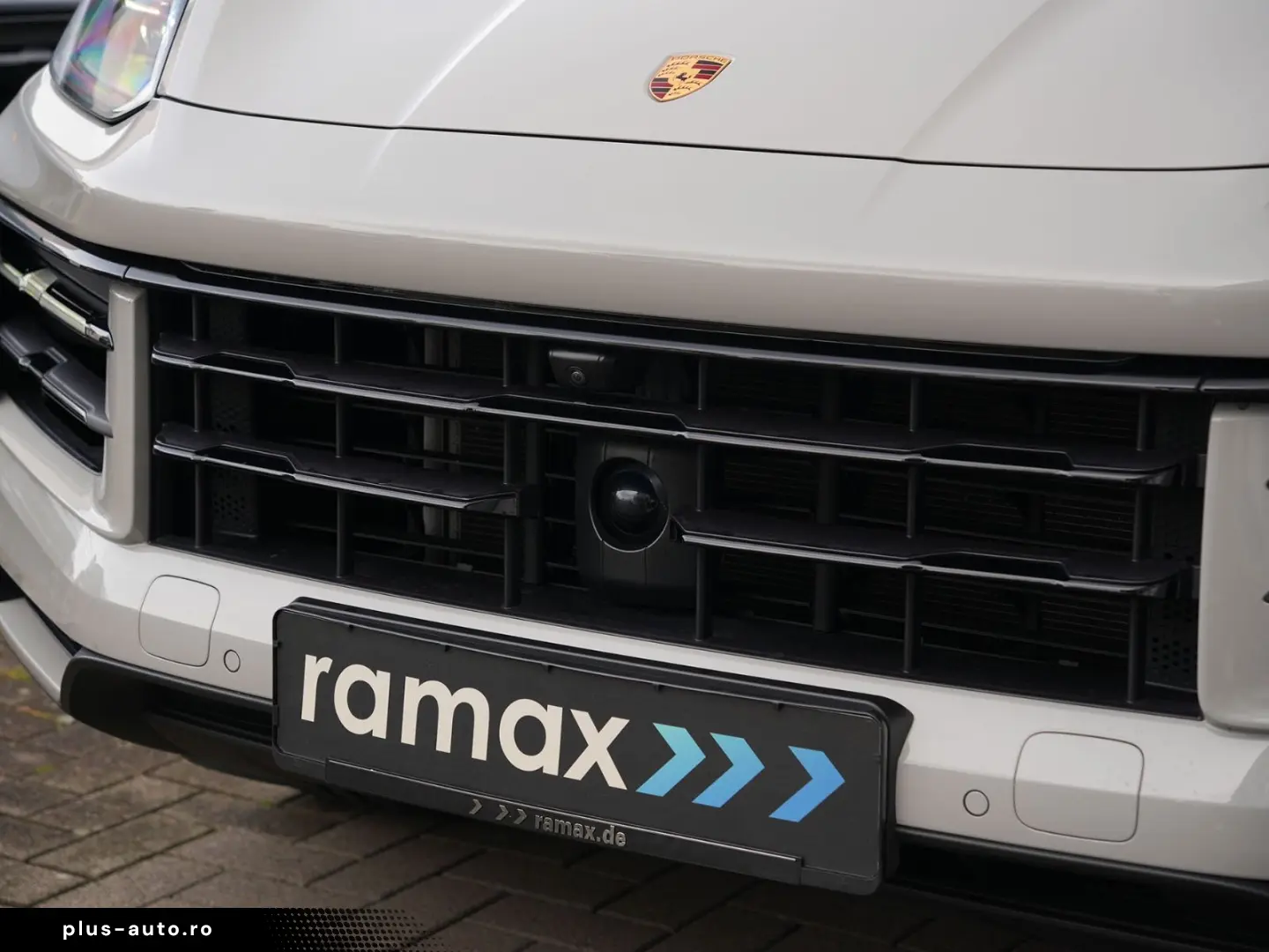 E-Hybrid Coupé ACC-LUFTF-PANO-HD-AHK-HUD-BOSE-RS