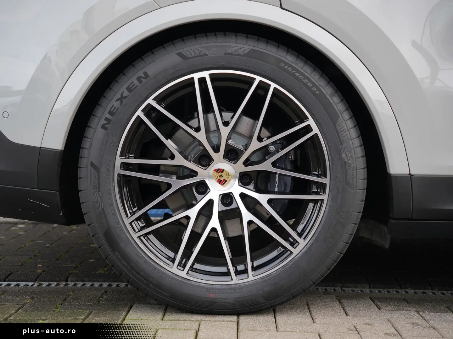 E-Hybrid Coupé ACC-LUFTF-PANO-HD-AHK-HUD-BOSE-RS