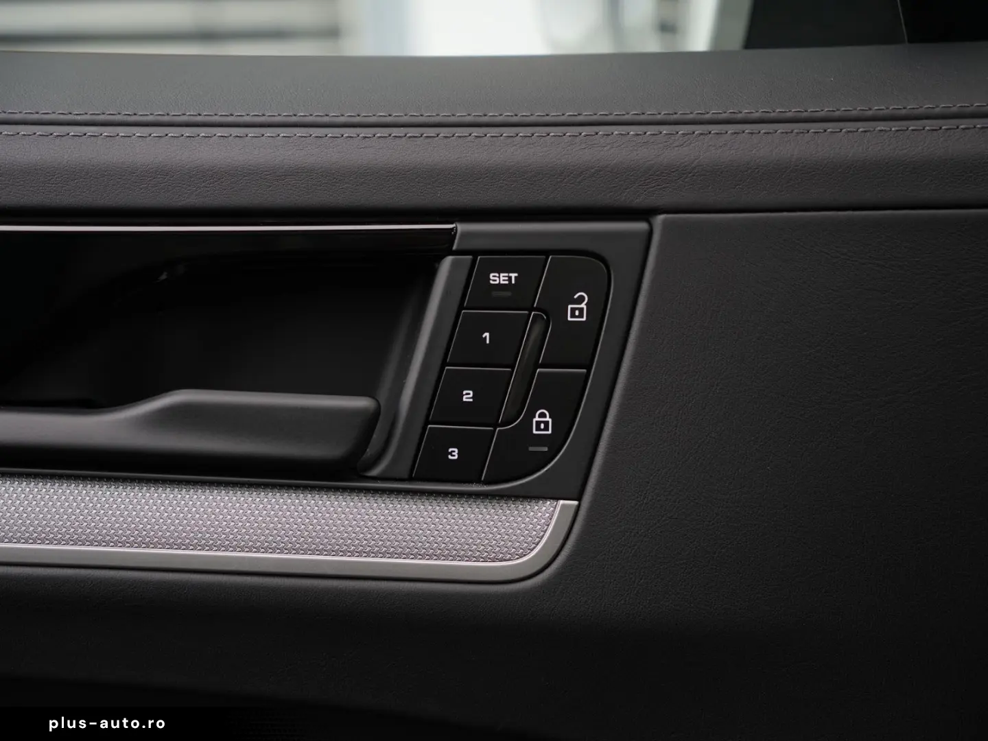 E-Hybrid Coupé ACC-LUFTF-PANO-HD-AHK-HUD-BOSE-RS