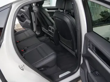 E-Hybrid Coupé ACC-LUFTF-PANO-HD-AHK-HUD-BOSE-RS