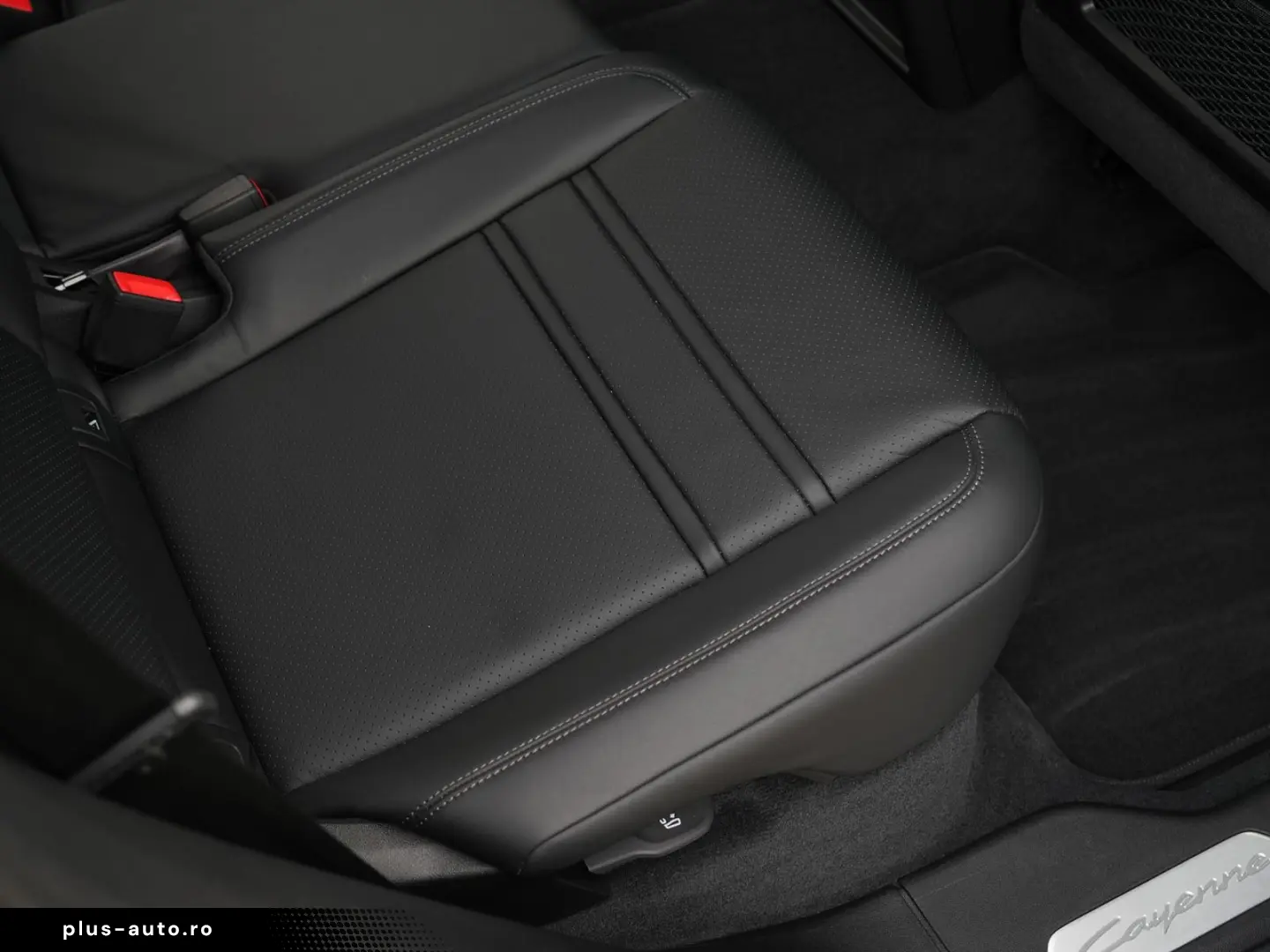 E-Hybrid Coupé ACC-LUFTF-PANO-HD-AHK-HUD-BOSE-RS