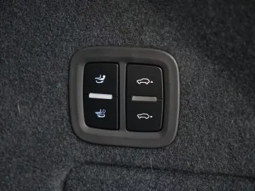 E-Hybrid Coupé ACC-LUFTF-PANO-HD-AHK-HUD-BOSE-RS