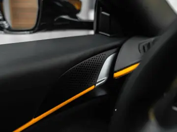 Ferrari  Roma 3.9 T V8 DCT