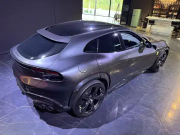 Ferrari  Purosangue Carbon