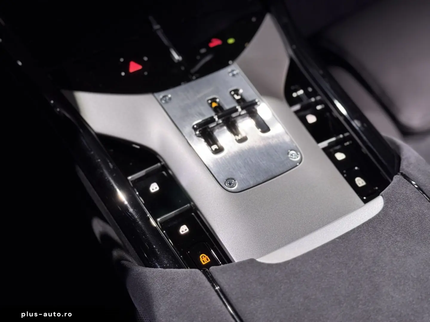 Ferrari  Purosangue Carbon