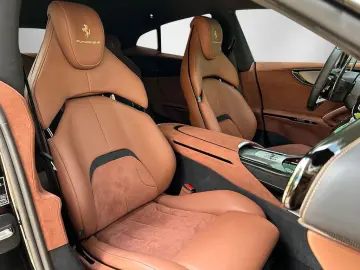 Ferrari Purosangue   Special Colour