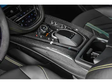 DBX 707 AMR23 4.0 V8 Bi-Turbo