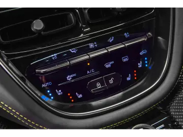 DBX 707 AMR23 4.0 V8 Bi-Turbo