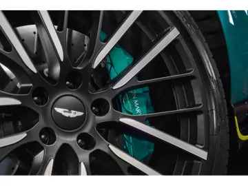 DBX 707 AMR23 4.0 V8 Bi-Turbo