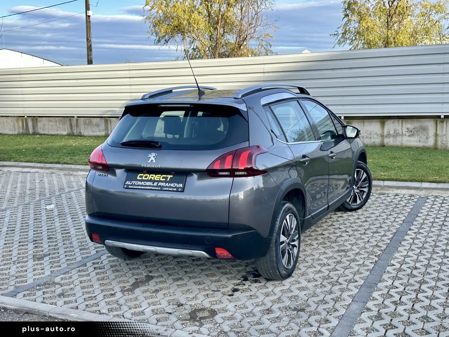 Peugeot 2008  navigatie  142.000 km  garantie  rate