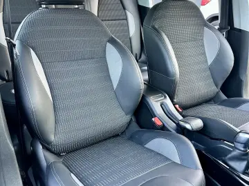 Peugeot 2008  navigatie  142.000 km  garantie  rate