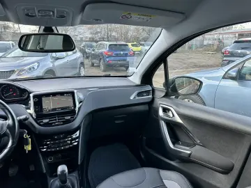 Peugeot 2008  navigatie  142.000 km  garantie  rate