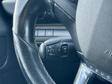 Peugeot 2008  navigatie  142.000 km  garantie  rate