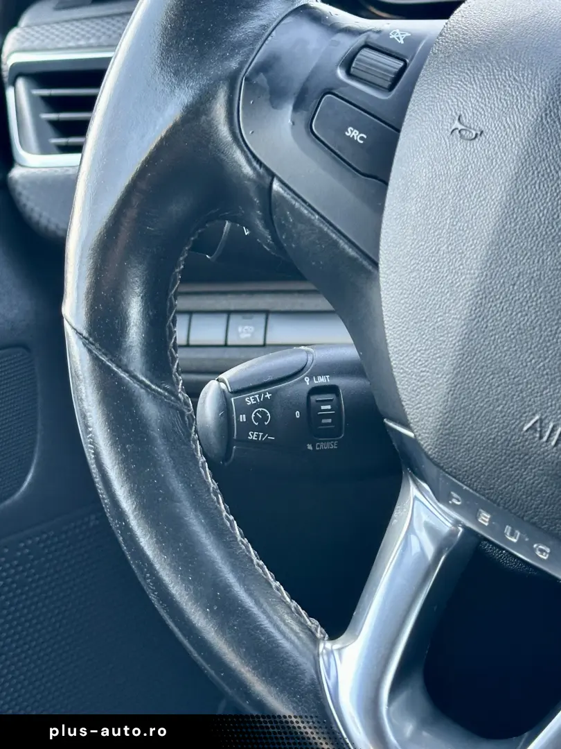 Peugeot 2008  navigatie  142.000 km  garantie  rate