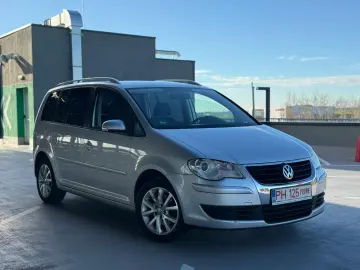 VOLKSWAGEN TOURAN 1.4 TSI