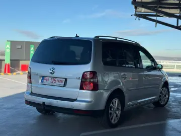 VOLKSWAGEN TOURAN 1.4 TSI