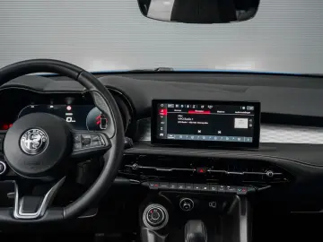 Tonale 1.3T PHEV Ti 280PK AWD CarPlay ECC ACC Ca