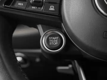 Tonale 1.3T PHEV Ti 280PK AWD CarPlay ECC ACC Ca