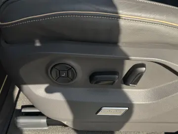 Touareg 3.0 TDI 4Motion R-Line IQ PANO AIR STHZG