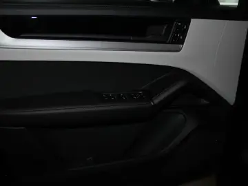 Porsche Cayenne Coupe E-Hybrid ACC Matrix BOSE