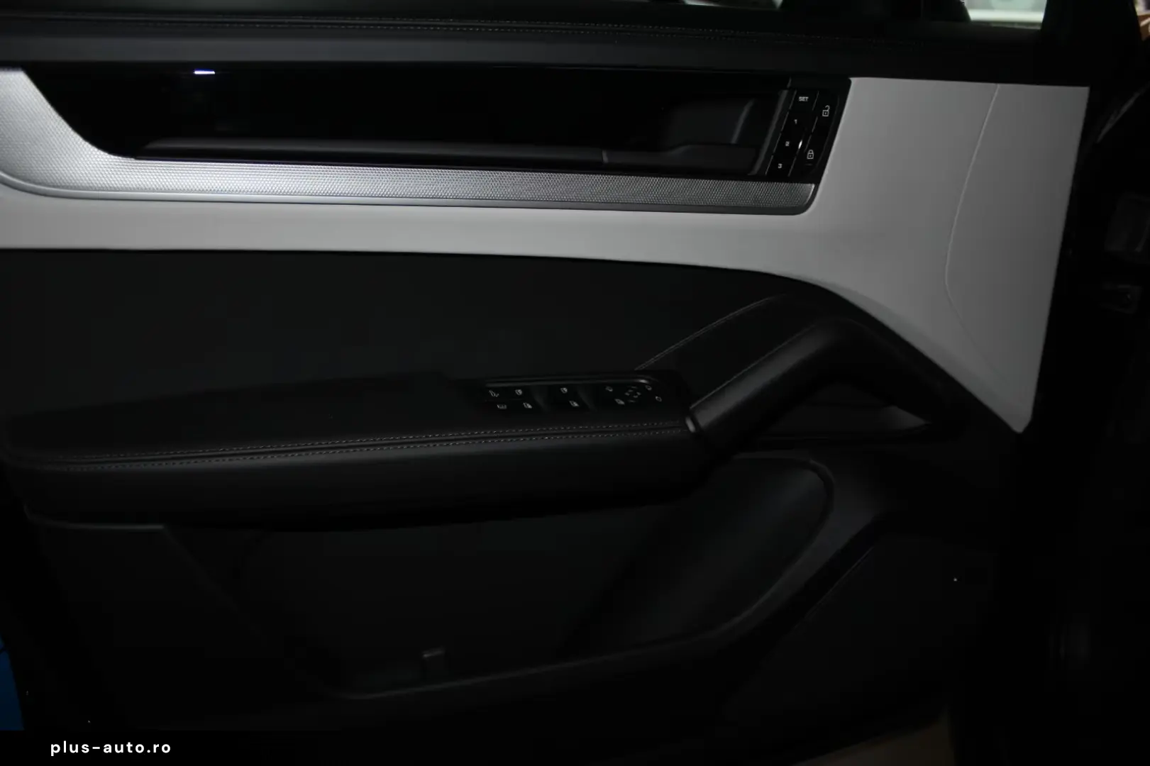 Porsche Cayenne Coupe E-Hybrid ACC Matrix BOSE