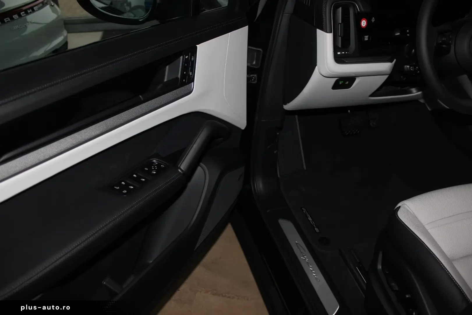 Porsche Cayenne Coupe E-Hybrid ACC Matrix BOSE