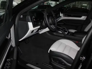 Porsche Cayenne Coupe E-Hybrid ACC Matrix BOSE