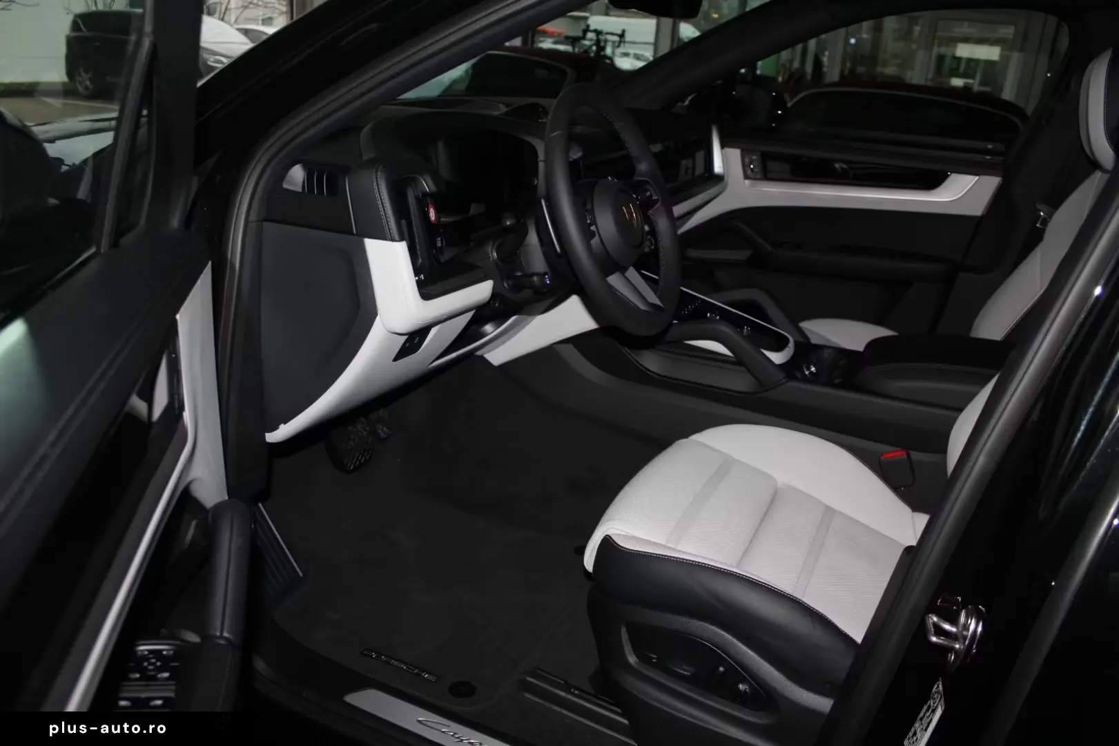 Porsche Cayenne Coupe E-Hybrid ACC Matrix BOSE