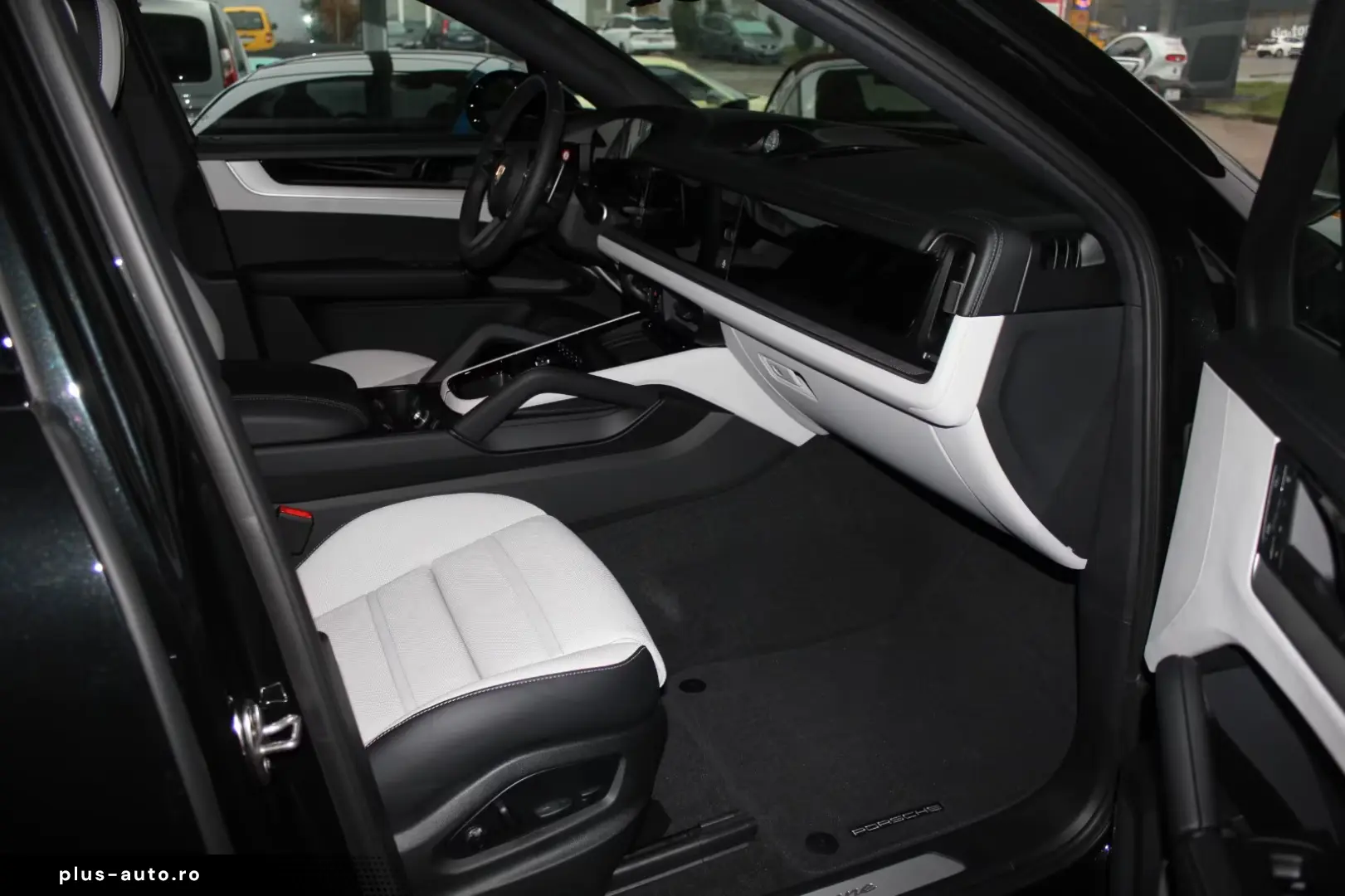 Porsche Cayenne Coupe E-Hybrid ACC Matrix BOSE