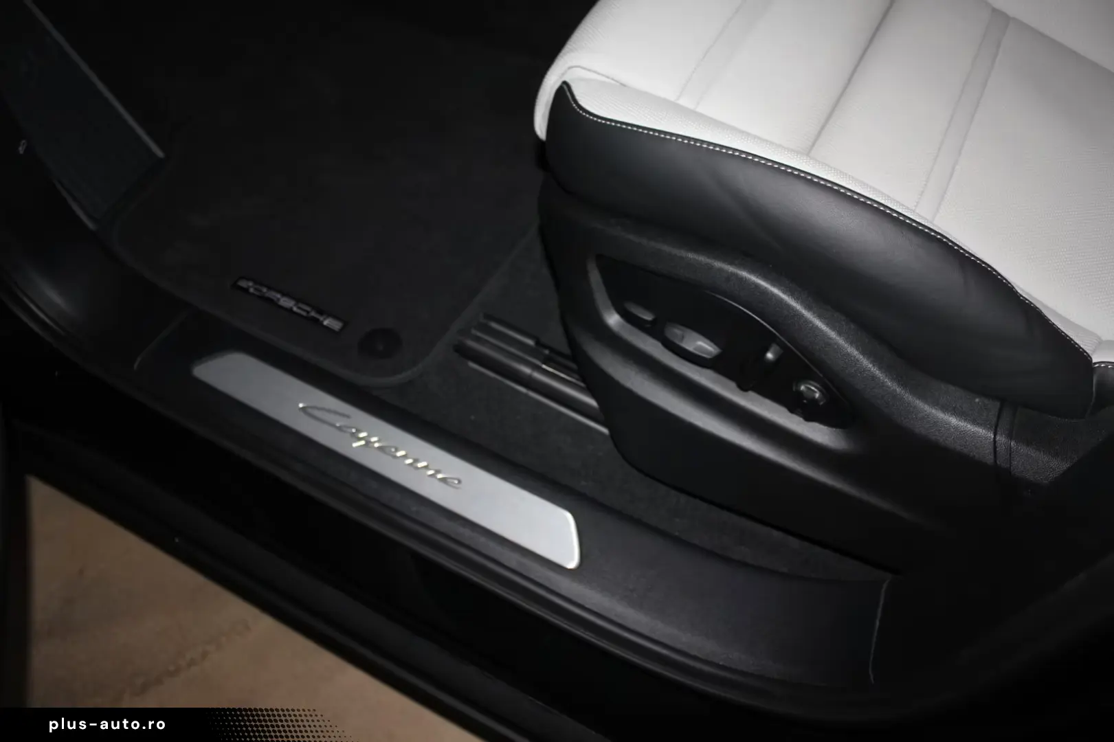 Porsche Cayenne Coupe E-Hybrid ACC Matrix BOSE