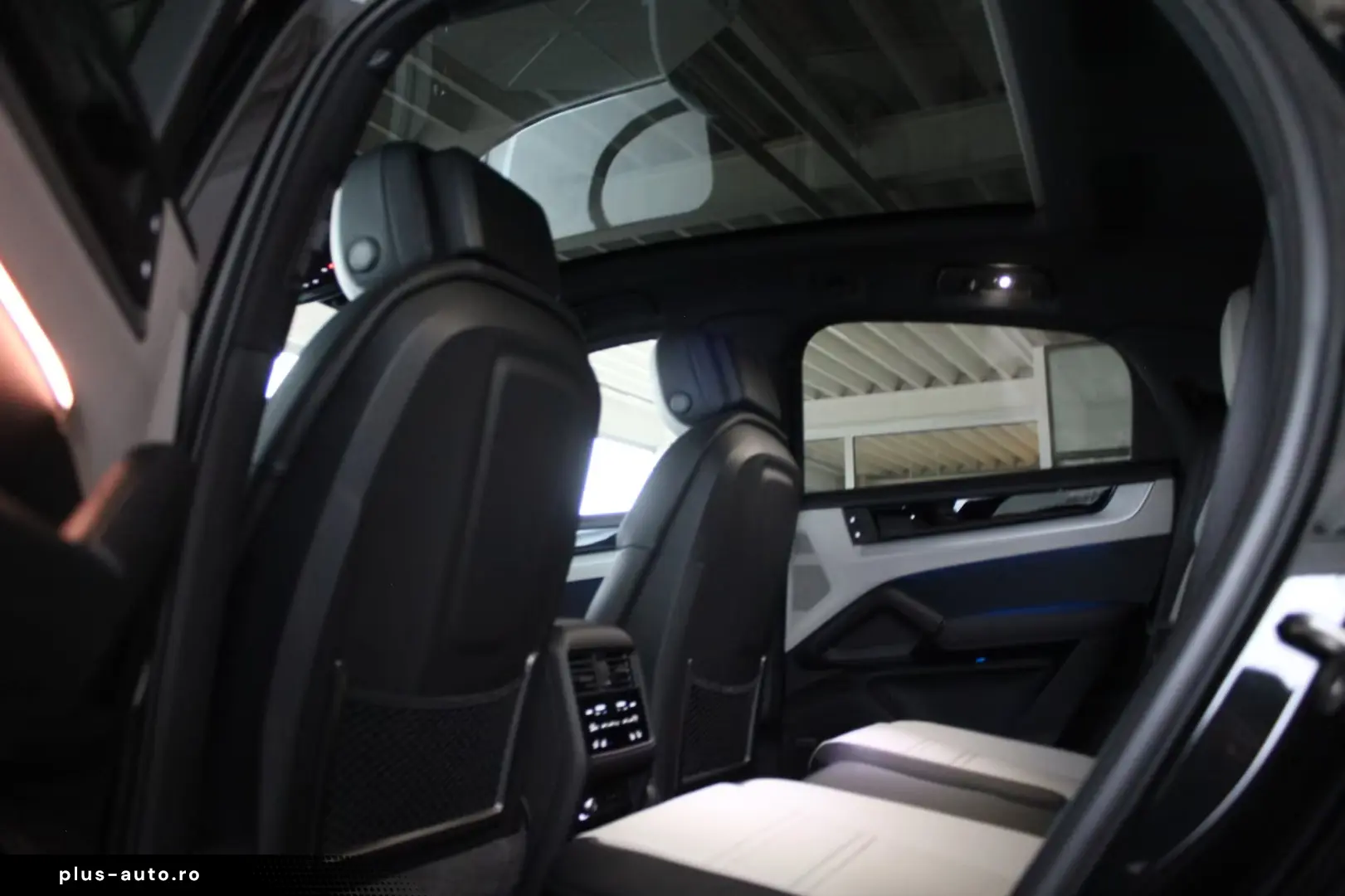 Porsche Cayenne Coupe E-Hybrid ACC Matrix BOSE