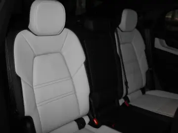 Porsche Cayenne Coupe E-Hybrid ACC Matrix BOSE