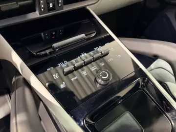 Cayenne E-Hybrid 470hp Pano HUD Pass-display VAT