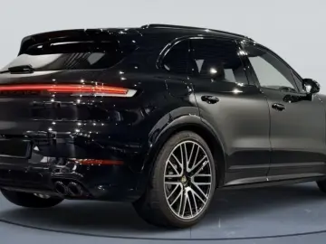 Cayenne E-Hybrid 470hp Pano HUD Pass-display VAT