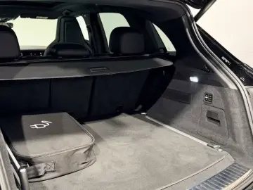 Cayenne E-Hybrid 470hp Pano HUD Pass-display VAT