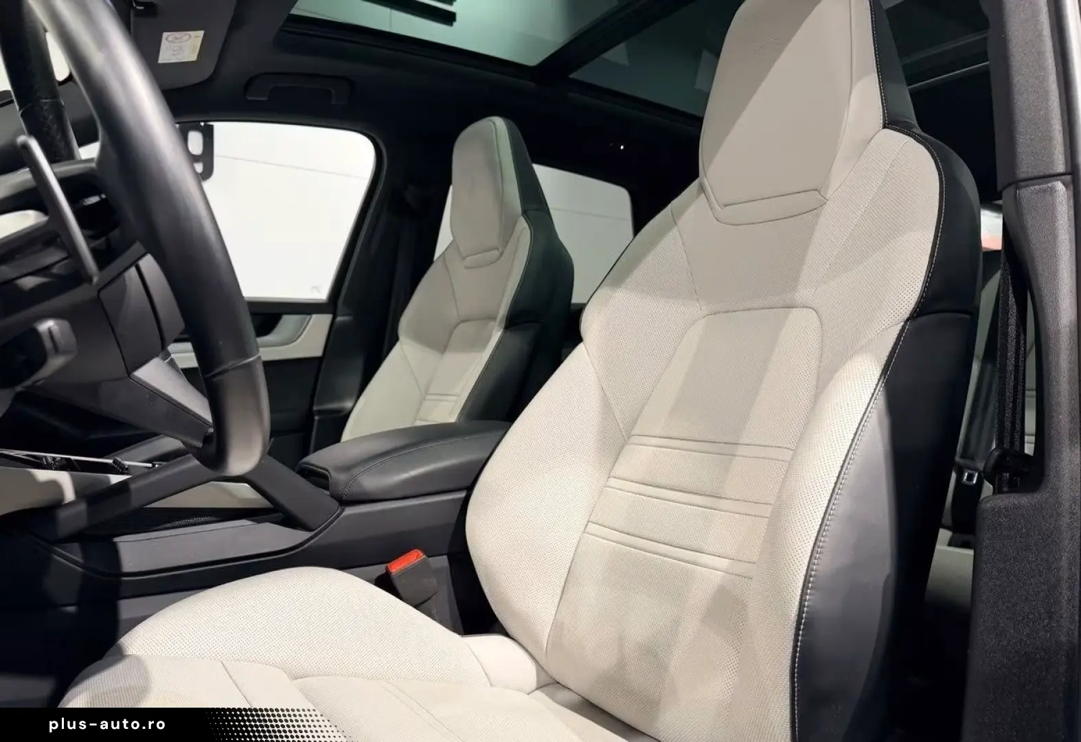 Cayenne E-Hybrid 470hp Pano HUD Pass-display VAT