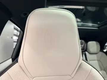 Cayenne E-Hybrid 470hp Pano HUD Pass-display VAT