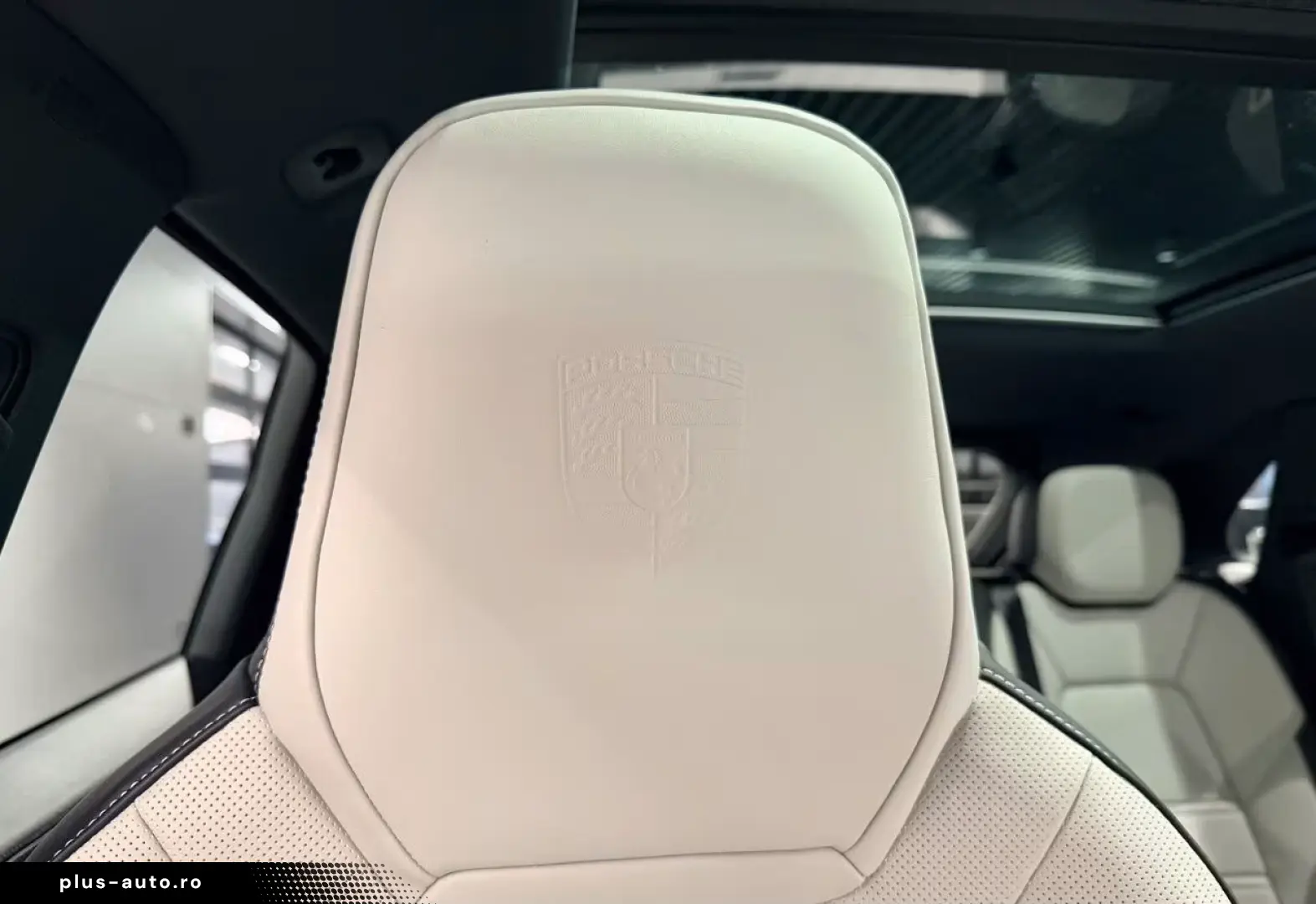 Cayenne E-Hybrid 470hp Pano HUD Pass-display VAT