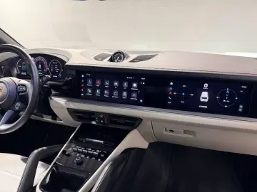 Cayenne E-Hybrid 470hp Pano HUD Pass-display VAT