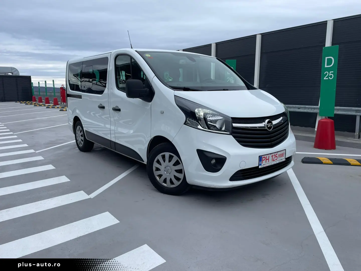 OPEL VIVARO 8 1