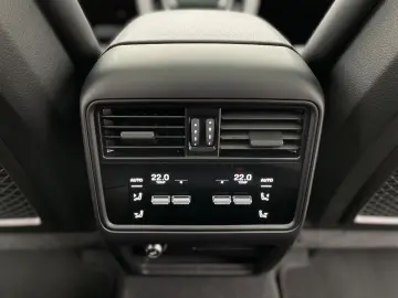 Porsche Cayenne V6 Coupe  ACC HUD PASM