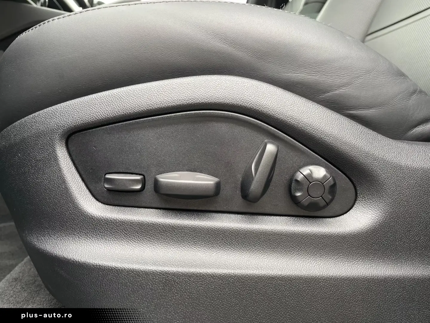 Porsche Cayenne V6 Coupe  ACC HUD PASM