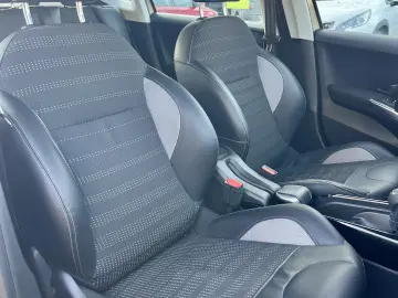 Peugeot 2008  carte service  cutie automata  garantie  rate