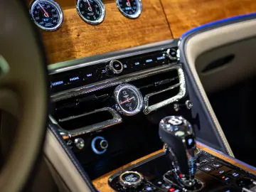 Bentley Flying Spur Azure Hybrid