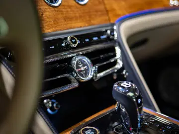 Bentley Flying Spur Azure Hybrid